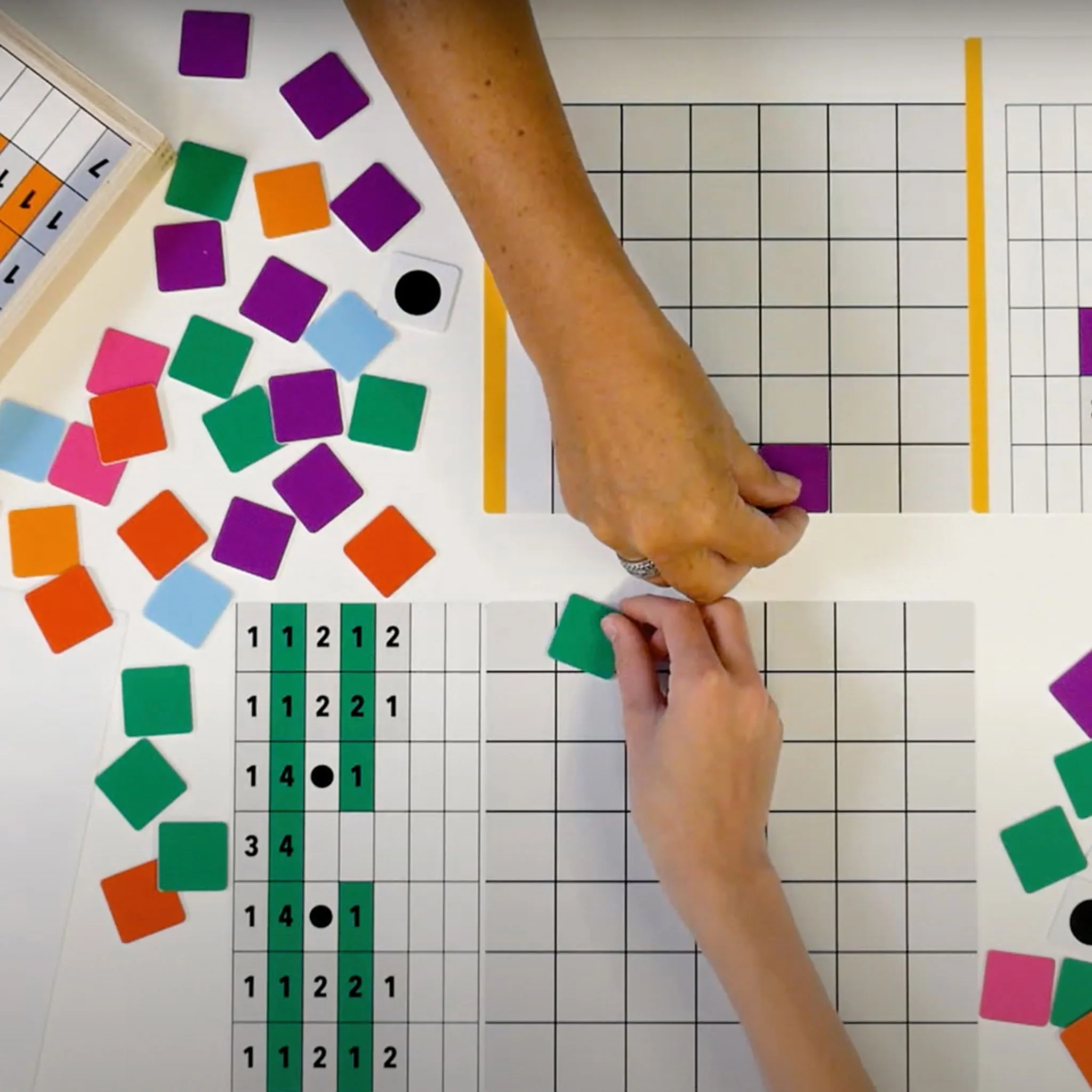 puzzle, bunte quiltenquadrate, Gitter, Hand, Punktmuster
