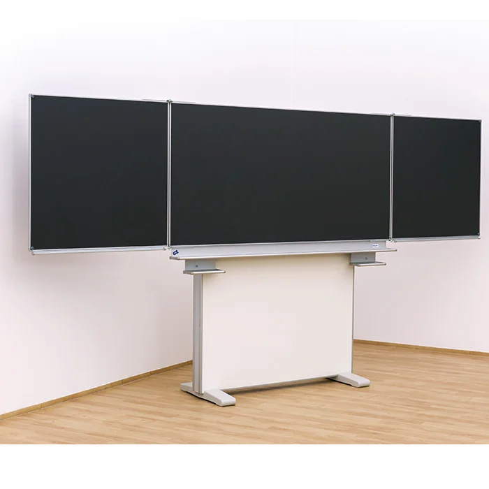 Tafelbild, Schultafel, Kreidetafel, Schultisch, Beamer-Standschirm