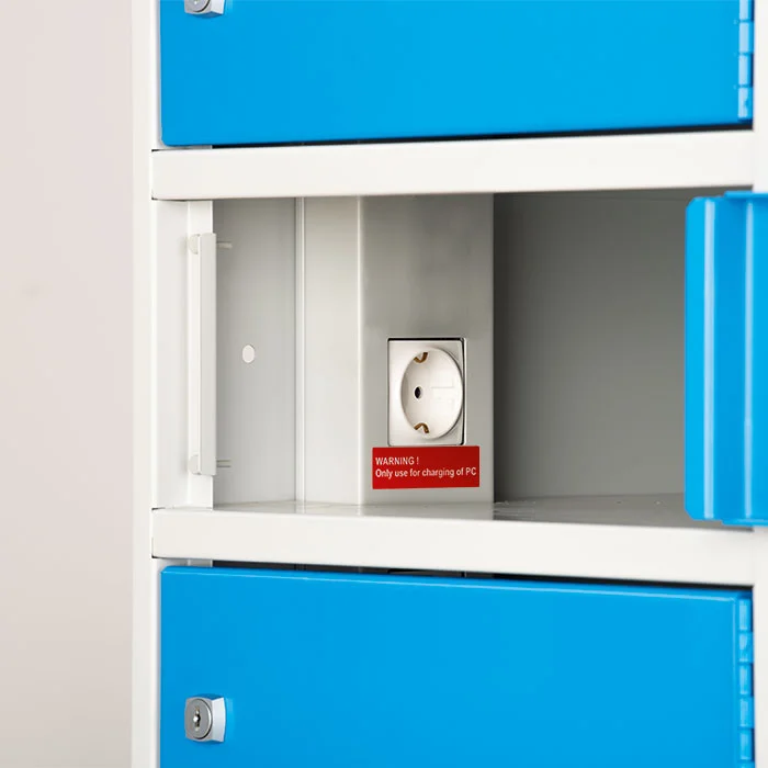 Netzstecker, elektrische Schalteinheit, Steckdose, industrielle Einheit, blauer Schrank
