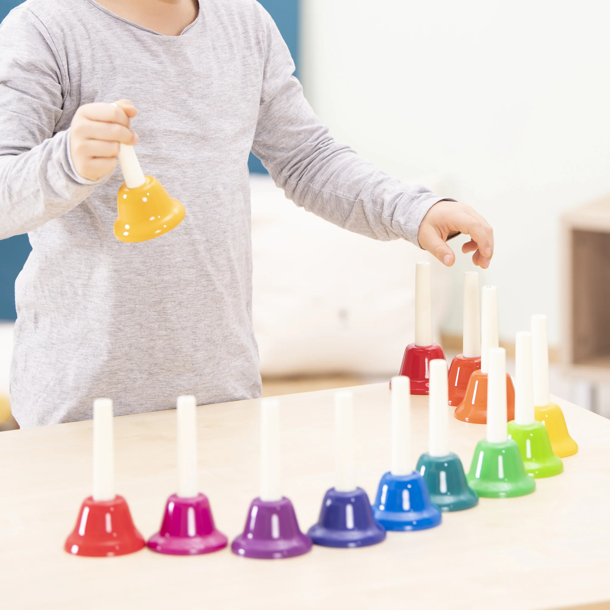 Kinder-Spielholzspiel, Klingel-Stampfer, Bunte Gläser, Sortier-Set, Farbenreihen
