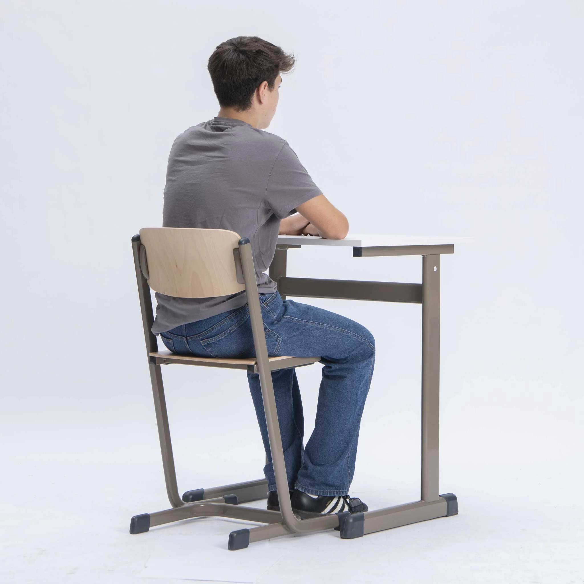 Schreibtisch, Schreibtischstuhl, Kinderstuhl, Metallgestell, Holzabdeckung