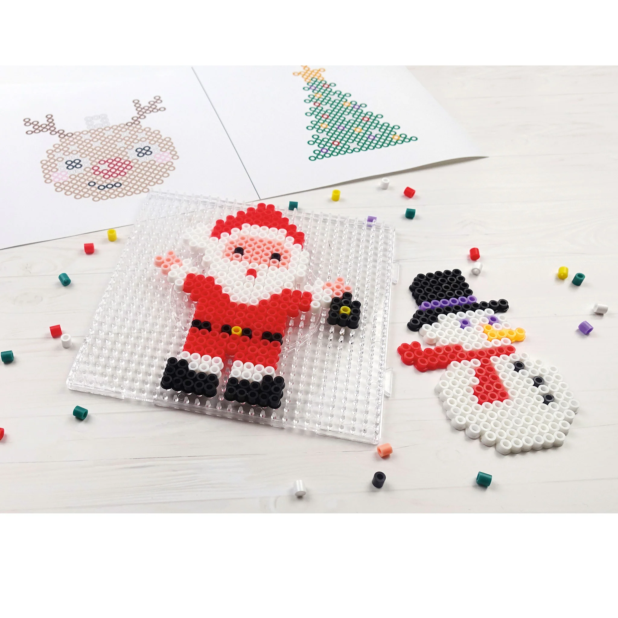 Perler beads, Weihnachtsmann, Winter-Dekor, Pixelkunst, DIY-Basteln