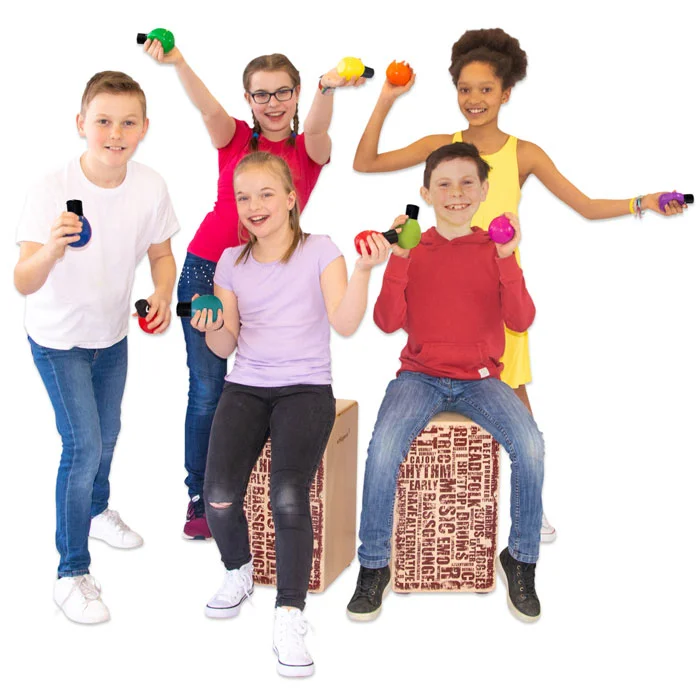 Kindergruppe, Spielzeugkorken, Bunte Flaschen, Rucksack, Kisten