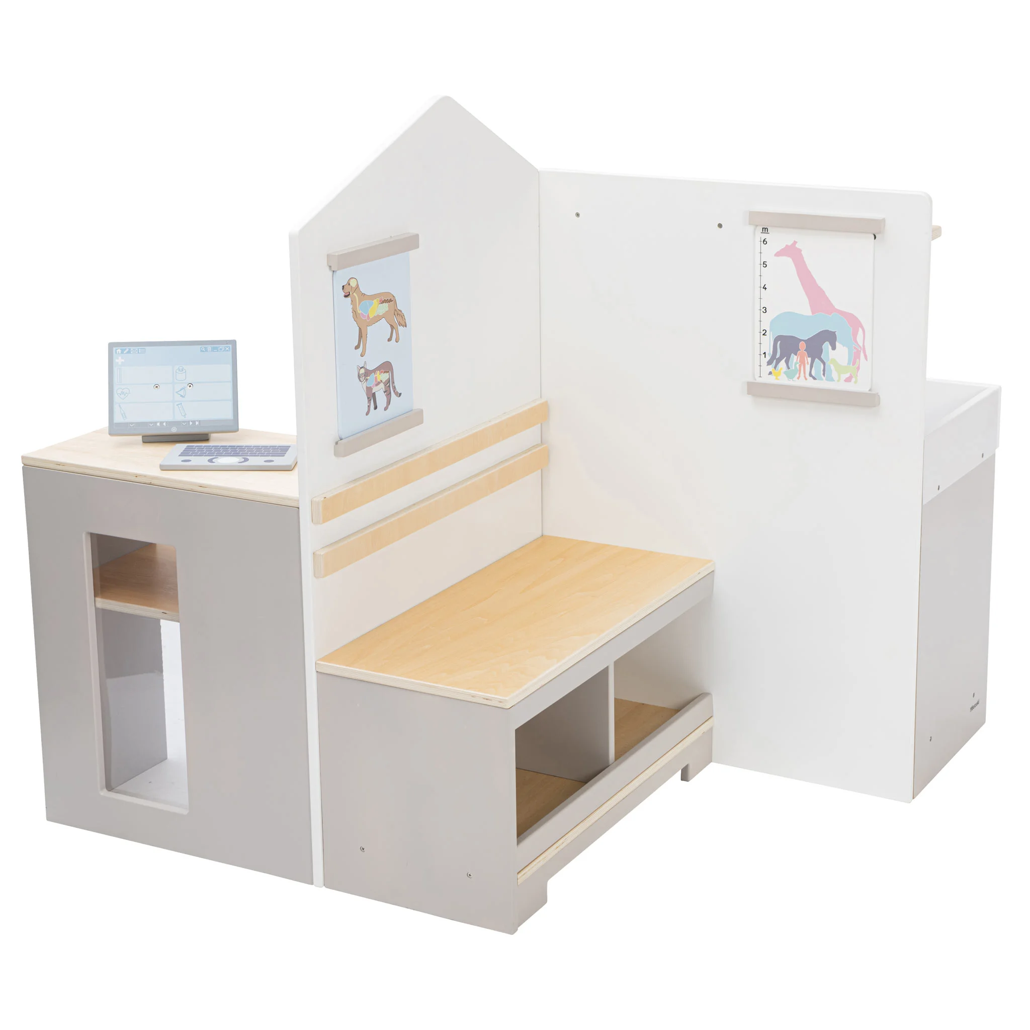 Kleiderschrank?, Puppenhaus?, Holzspielzeug, Kinderliege?, Lernwerkbank?