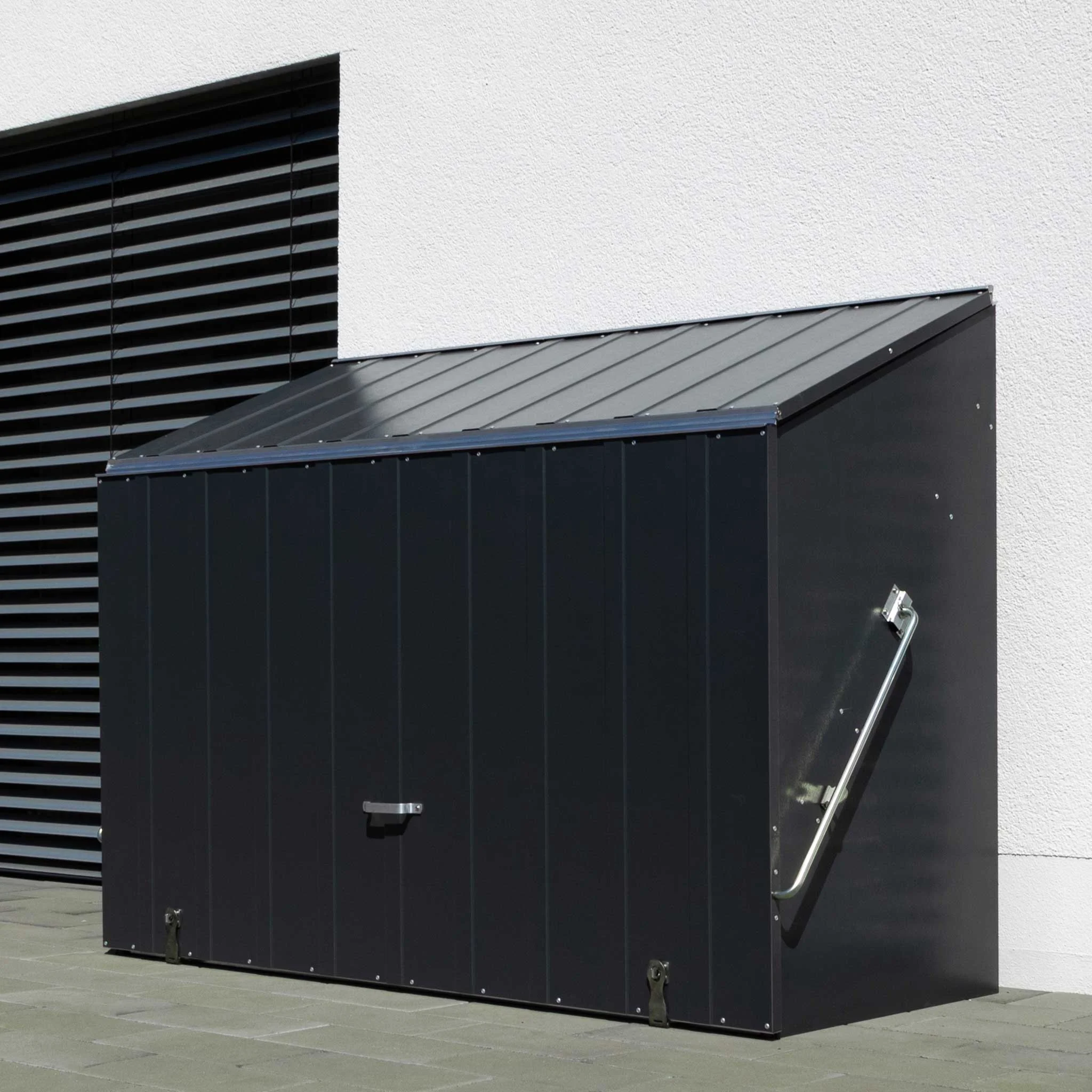 Container, Metallbox, Außenspeicher, geneigtes Dach, stahlgrau