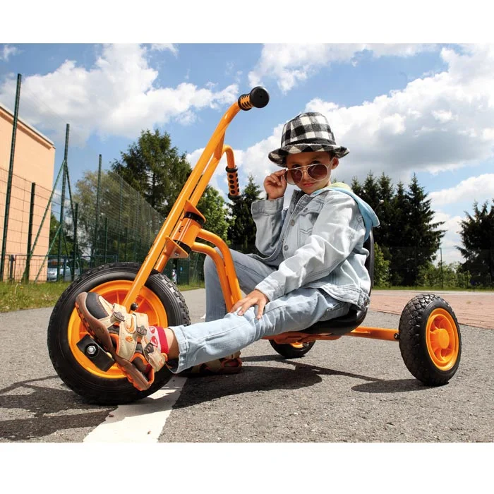 Dreirad, Orange, Kinder, Helmkappe, Sonnenbrille
