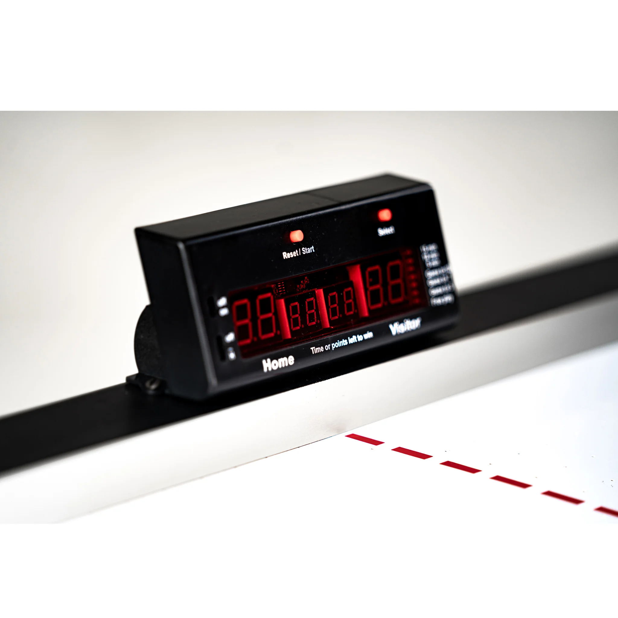 digital clock, LED display, Dashboard-Uhr, schwarzes Plastik, rote Ziffern