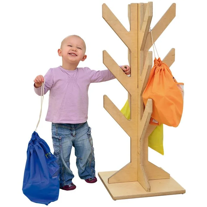 Taschenständer im Baum-Design
