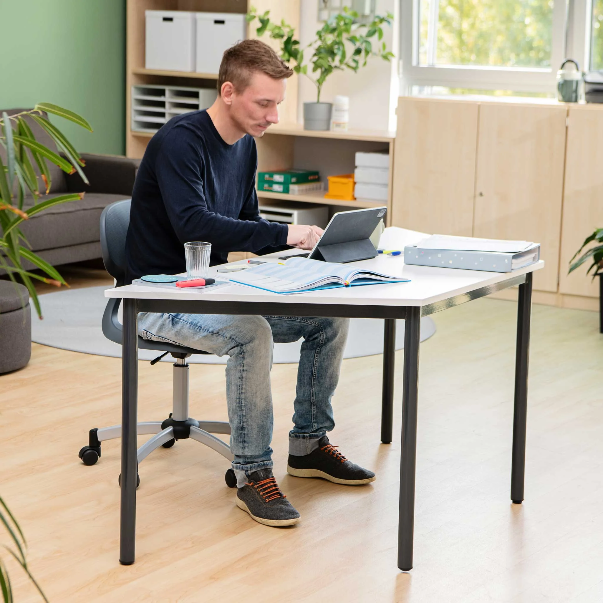 Arbeitsplatz, Laptop-Tisch, Hemd, ?