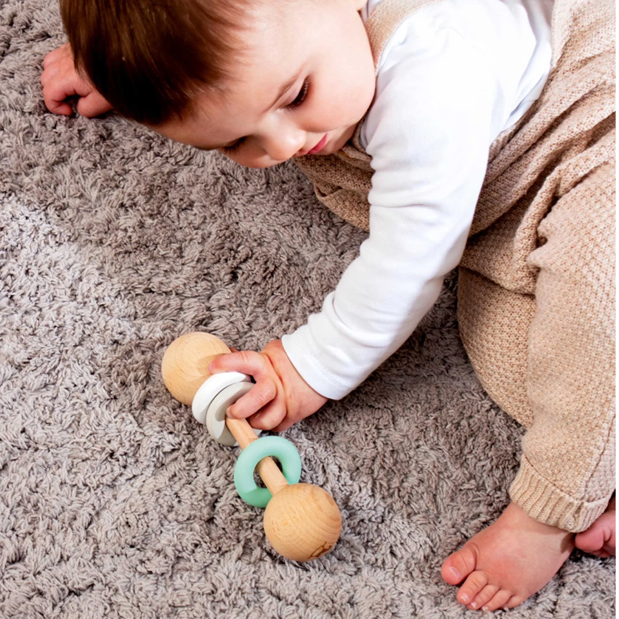 Baby, Rassel, Holzspielzeug, Kleidung, Strumpf?