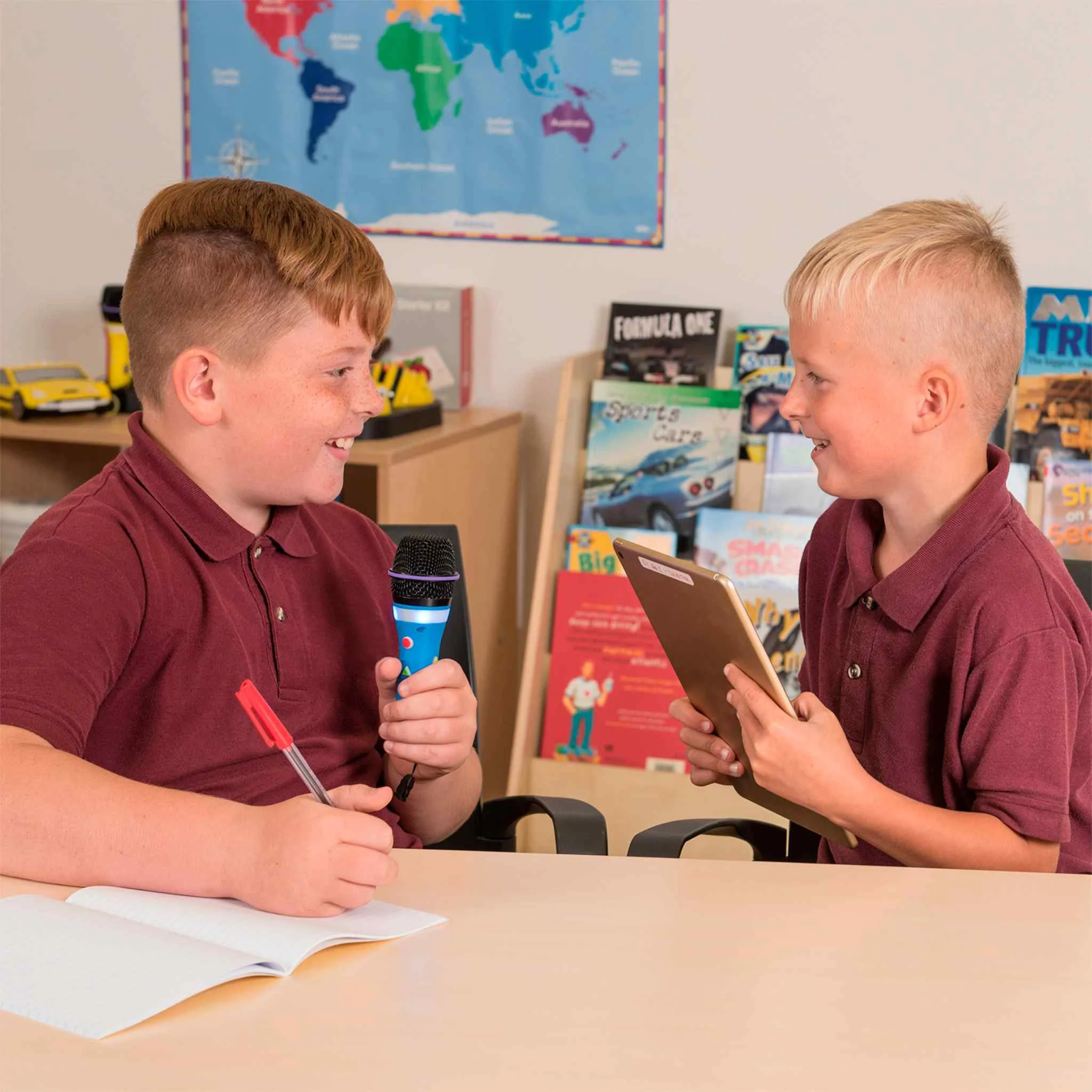 Schulklasse, Kinder, Sprechtraining, Haushaltsfarben, Pausenszene