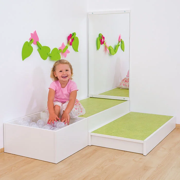 Kinderzimmer, Kleidung, Spielzeug, Ballpool, Matschraum