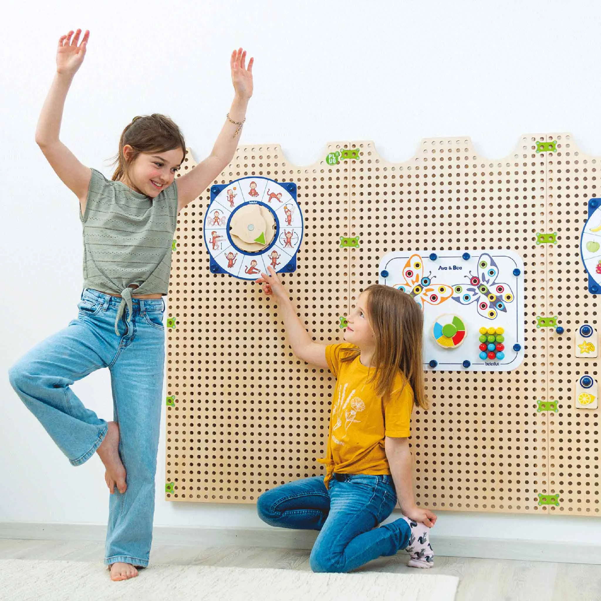 Spielwand, Pegboard, Bildungs-Spielzeug, Kinderaktivität, interaktives Brett