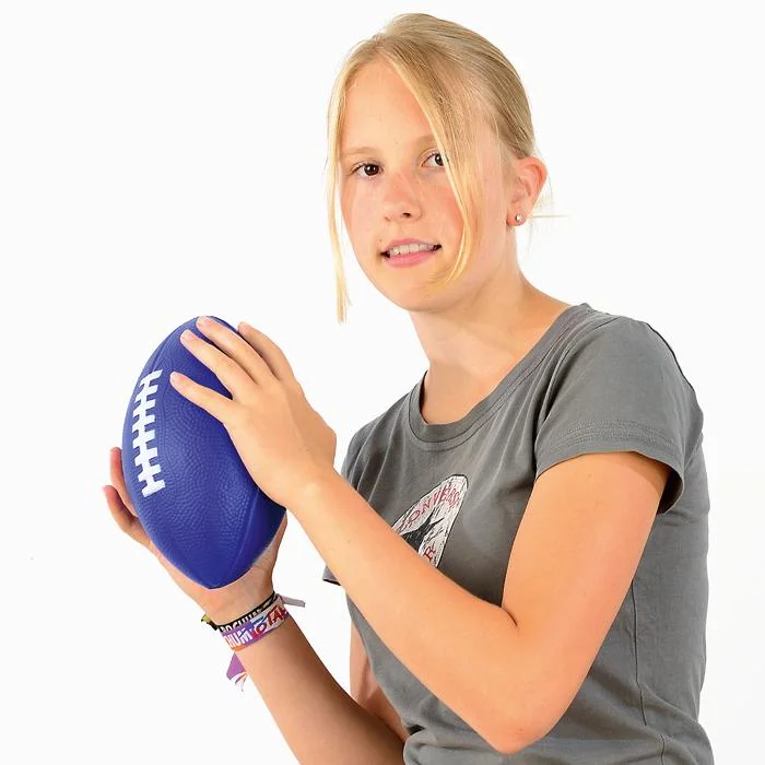 American football, football, rugby ball, junge athletin, blauer ball