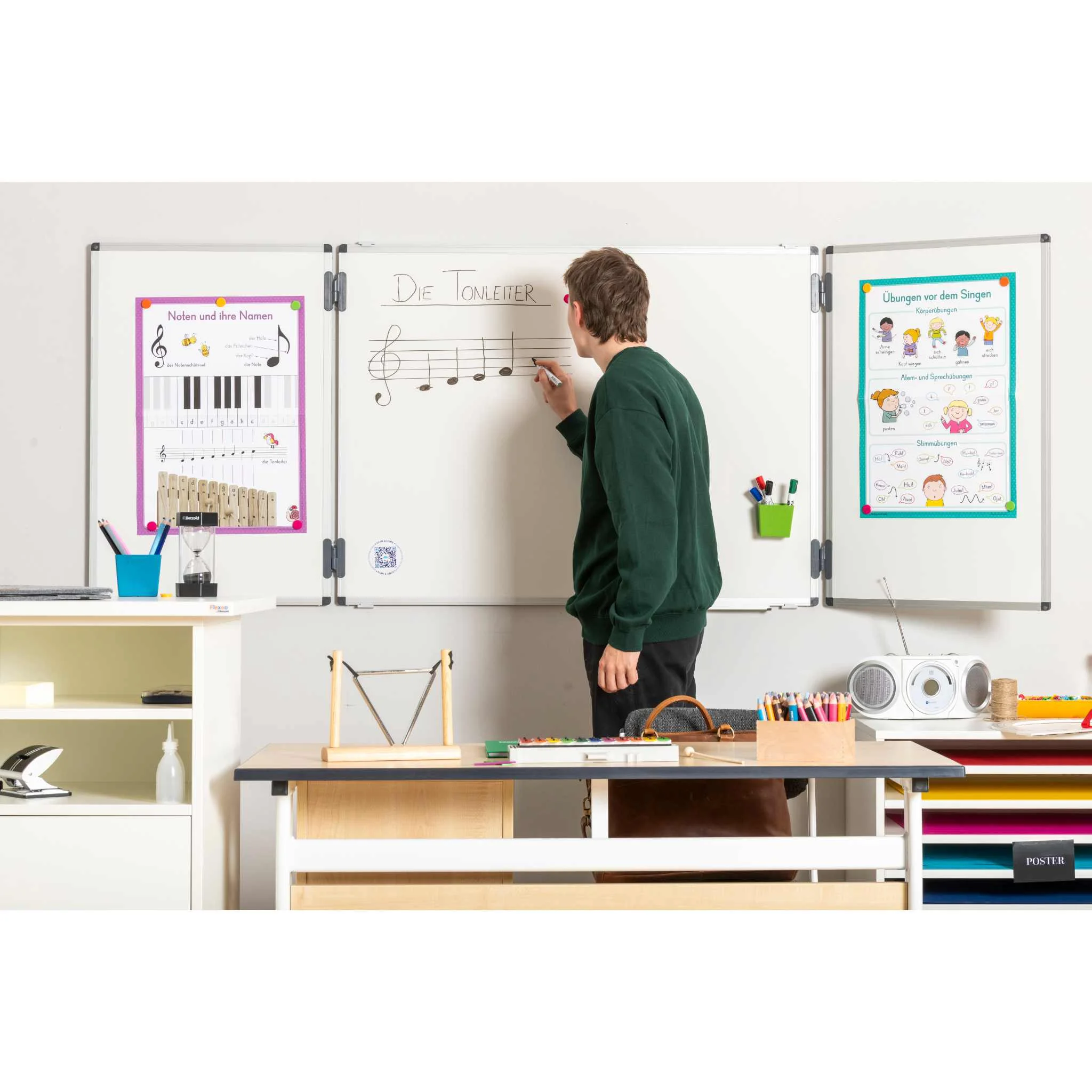 Schule, Klavier, Whiteboard, Musikunterricht, Pausenraum