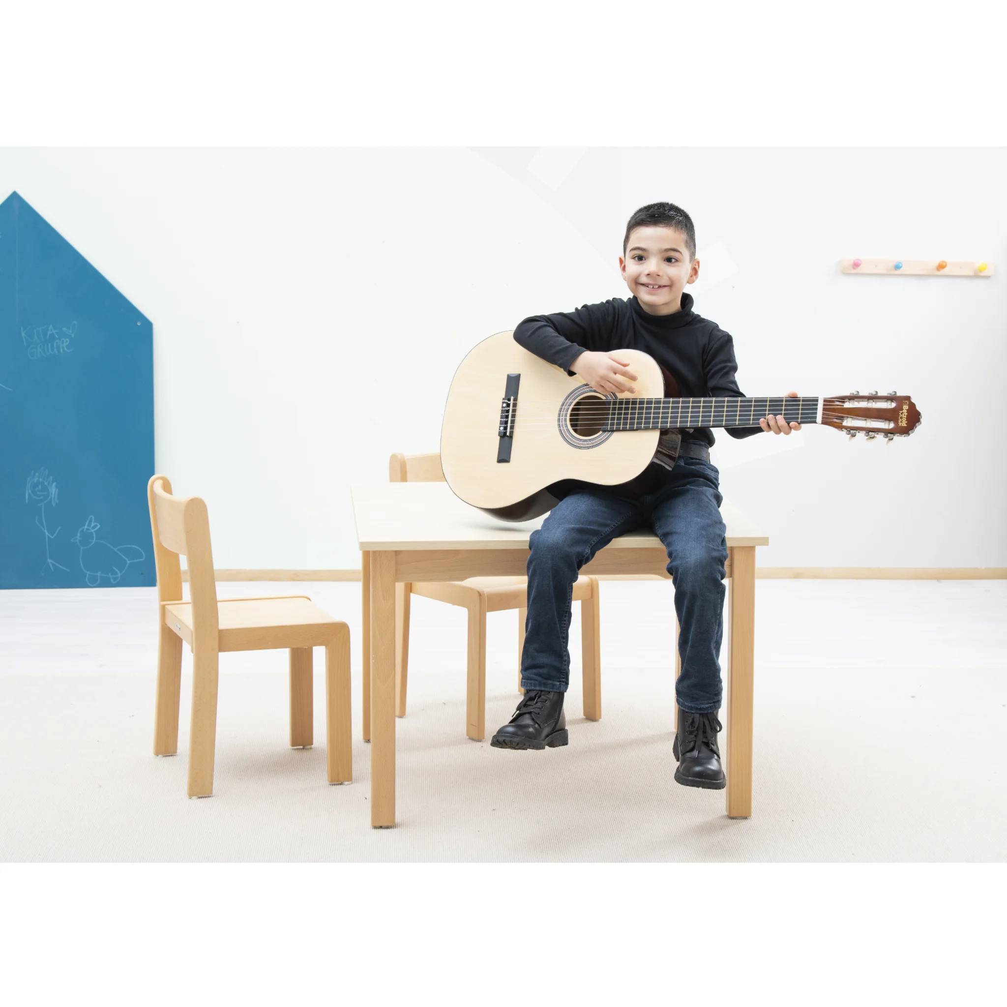 Gitarre, Kinder, Akustik, Holz, Sitzende Person