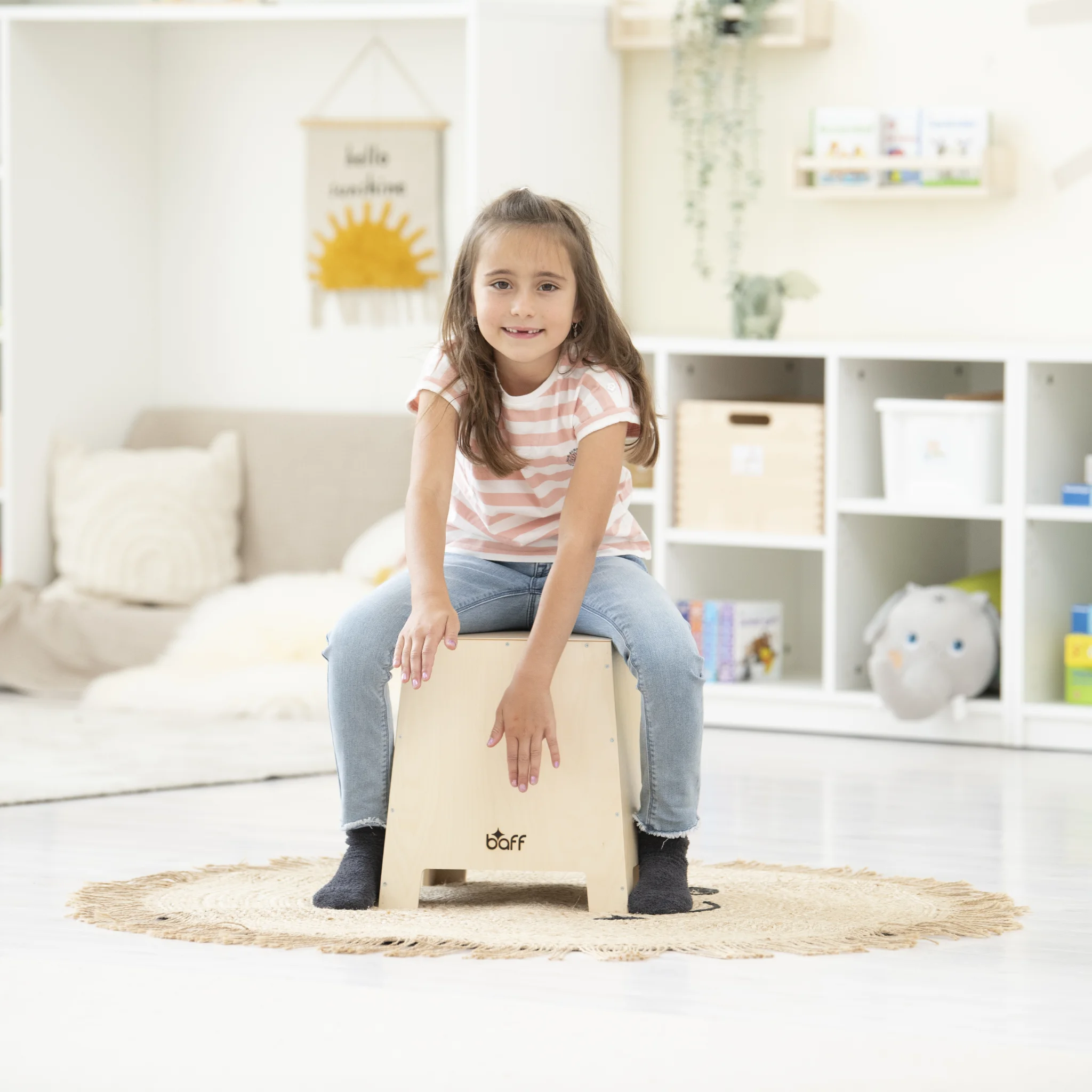 Kind, Hocker, Kinderzimmer, Jeans, Stuhl