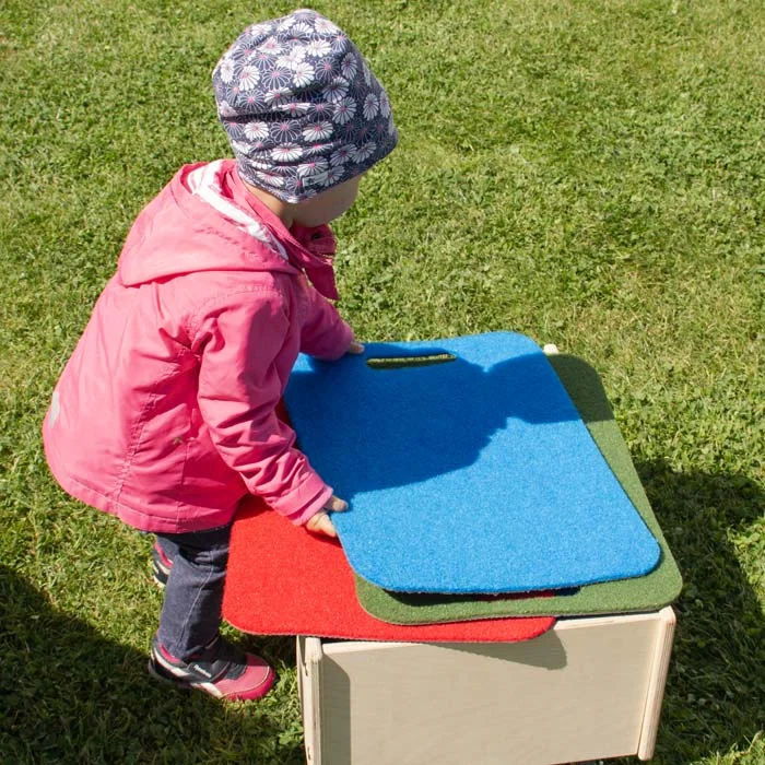 Kinder, Jacke, Hut, Matte, Spielbox