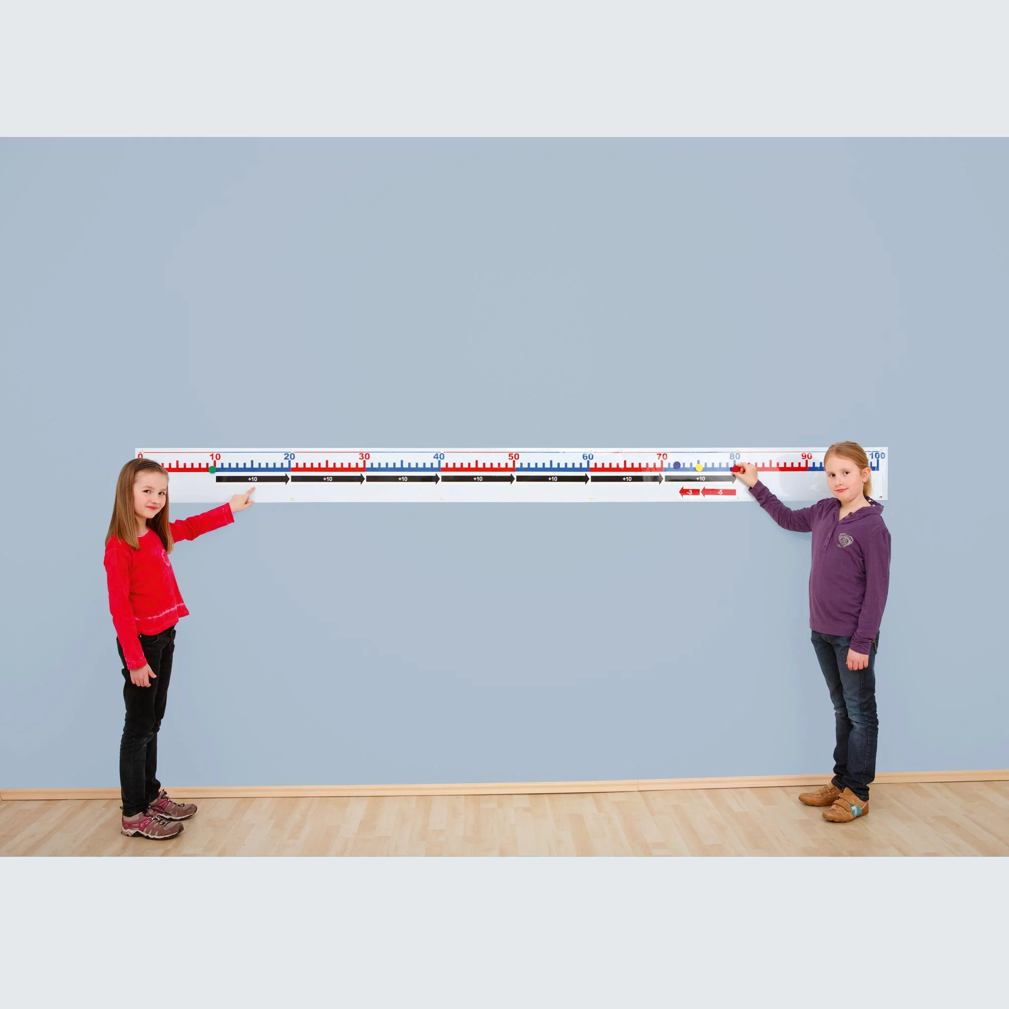 Kindermaßband, Messlatte, Wandinstallation, Zahlenskalierung, Kleidungsmotiv