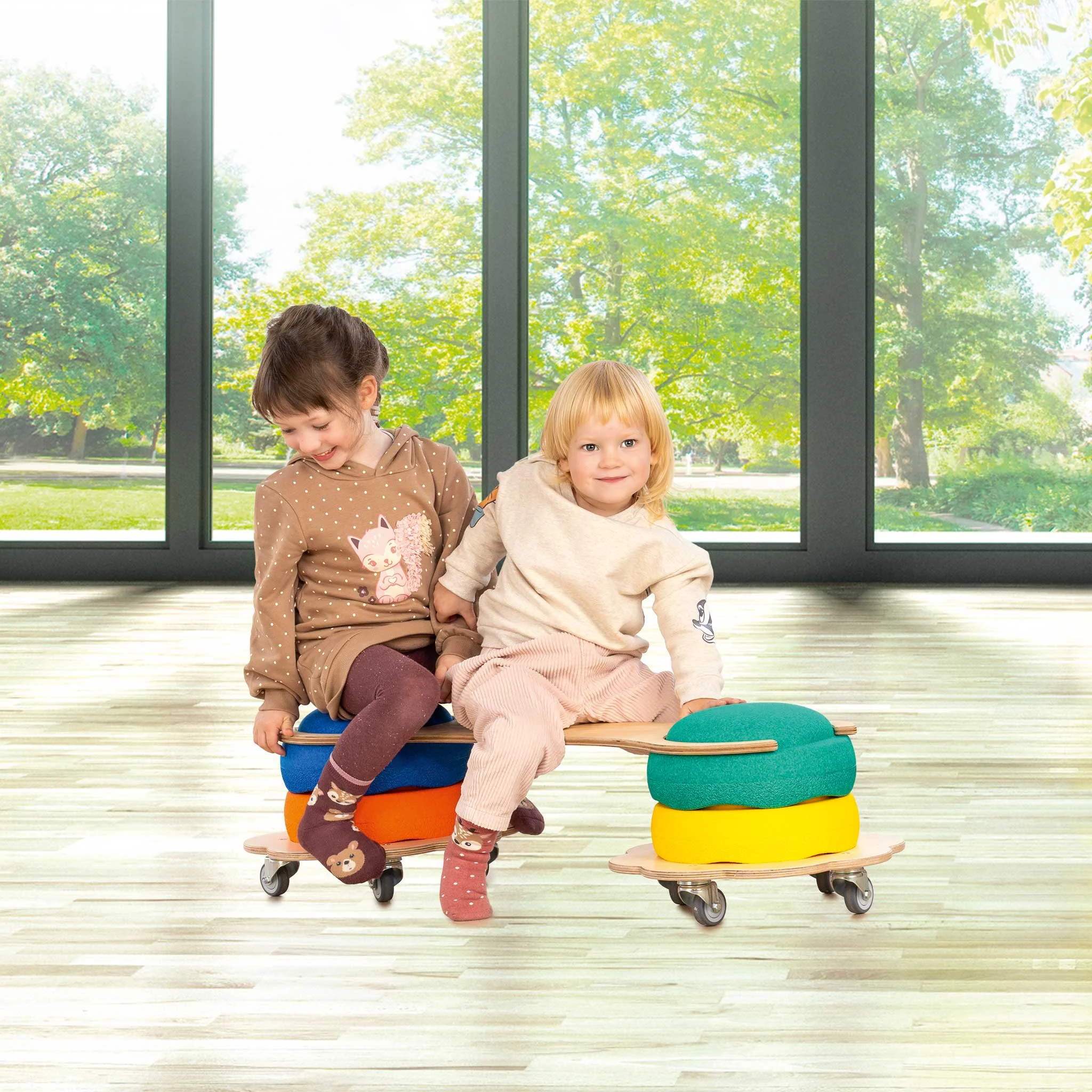 Kinderwagen, Puppenwagen, Holzbock, Rollen, Kissenstapel