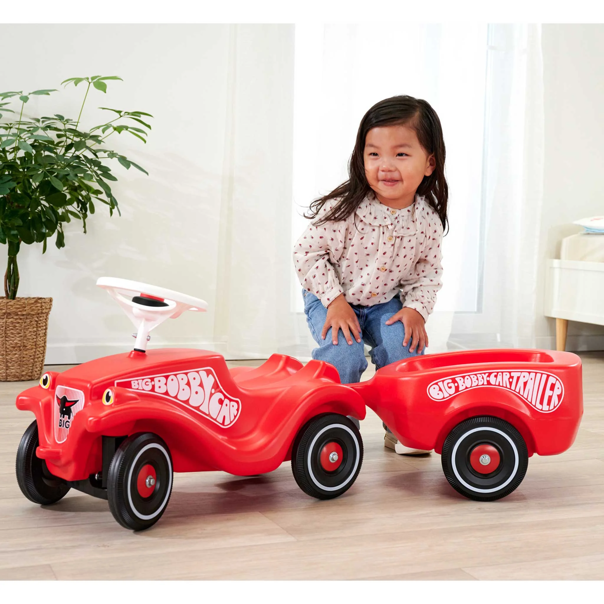 Rotes Spielauto, Baby-Wahrnehmungsspielzeug, Bobby-Car, Kinderwagenanhänger, Pedalauto