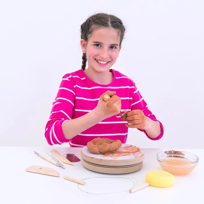 Tonfigur, Knete, Kinderspieltöpferei, Rot-pinkes Shirt, Tonmasse