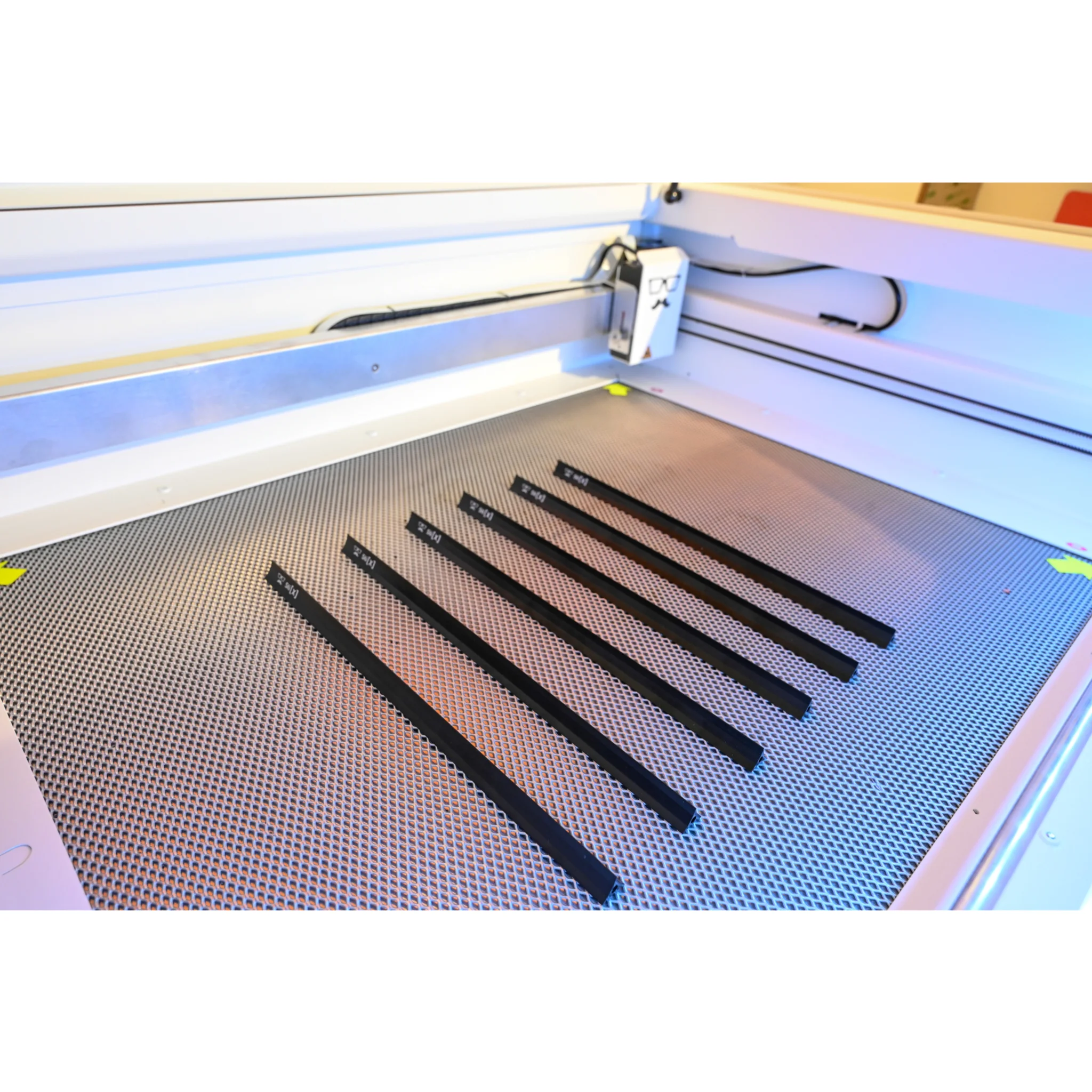 uhrband, gravierte schienen, 3D-druck, laserschnitt, arbeitsplattform