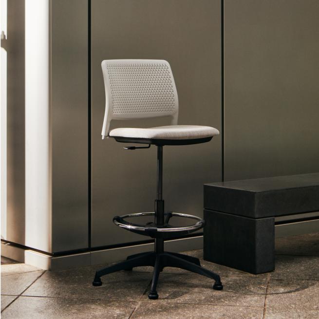 Grafton Hochstuhl mit Fußring 