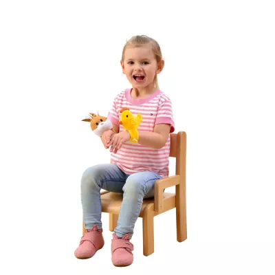 Spielzeugfigur, Stofftier, Puppenfigur, Kuscheltier, Kinderstuhl