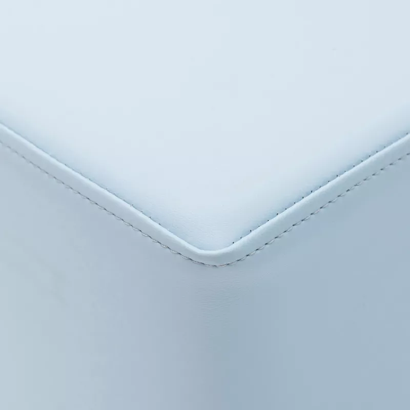 Leder, Taschenkante, Stich, Hauch von Blau, Schnittkante