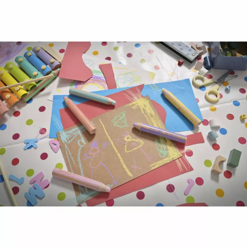 Kinderkunst, Kreide, Buntstifte, Papier, Schablone