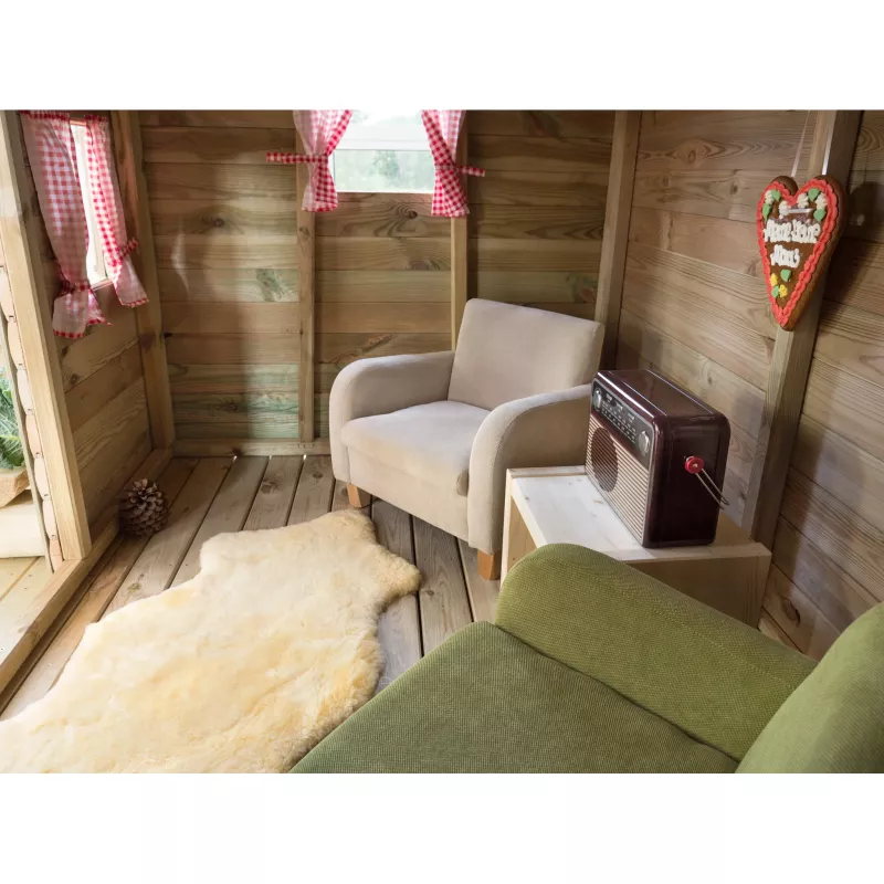 Wohnzimmer, Sessel, Radio, Holzraum, Teppich