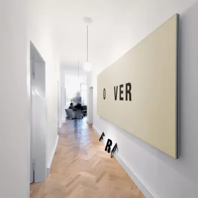 gallery, flur, licht, holzboden, beschilderung