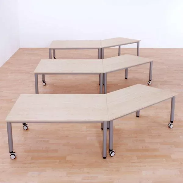 _eckige tische_, verstellbare füße, mobiles rolltischset, holzarbeitsplatz, multipunkt tischkonfiguration