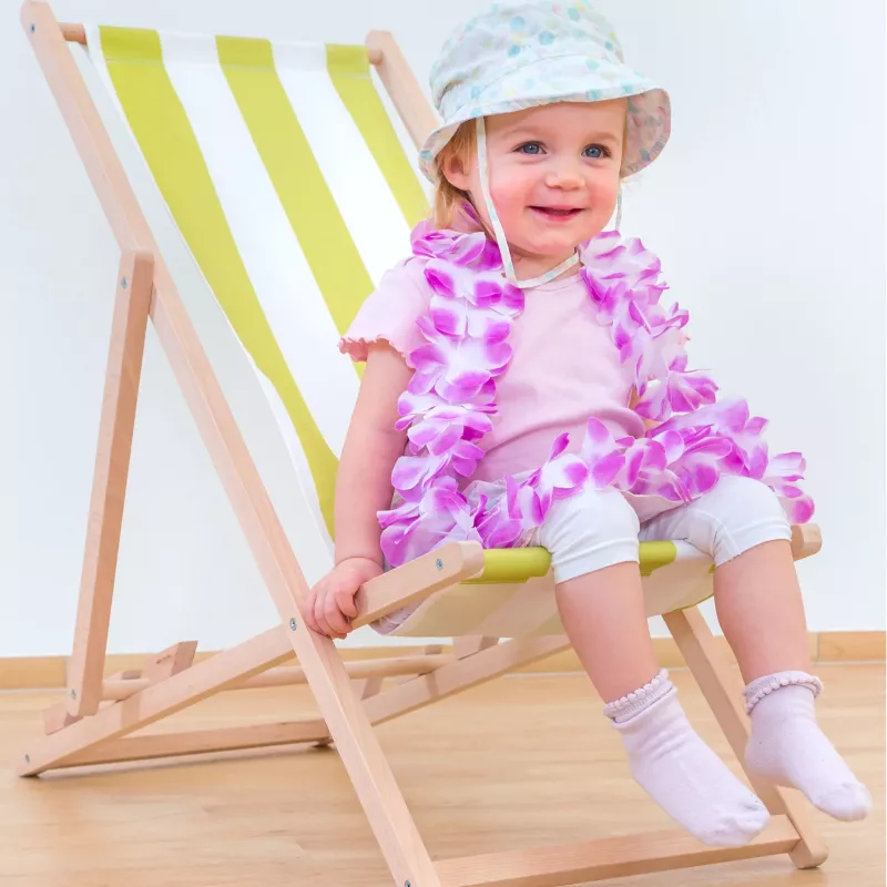 Kinderstuhl, Strandstuhl, Hochstuhl, Sommerhut, Haarband?