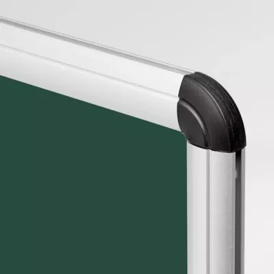 weißer rahmen, eckenschutz, aluminiumrahmen, kunststoffkappe, schwarze eckabdeckung