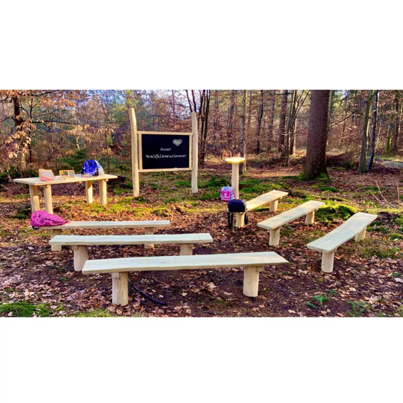 Waldklasse, Sitzbänke, Holzbank, Outdoor-Klassenzimmer, Schultafel