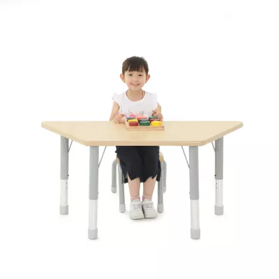 kindertisch, holztable, kinderset, farbige spiele, kindersitzstuhl