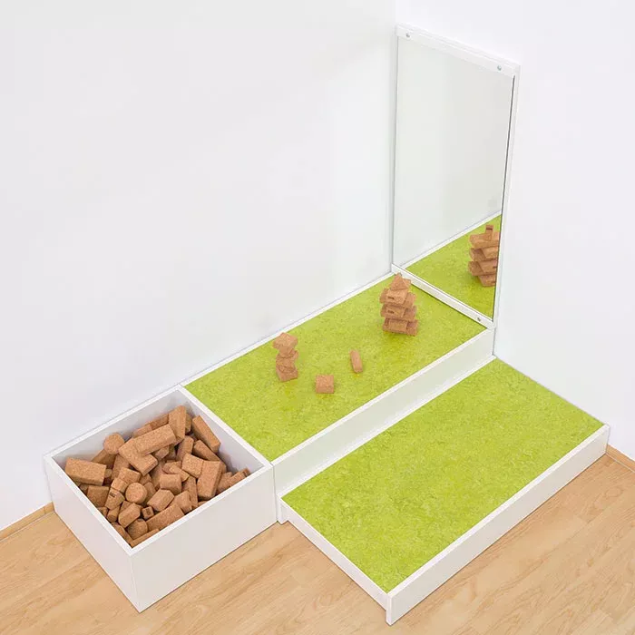 Touchpad, Spiegel, Grüner Teppich, Mini Ziegel, Spielbereich