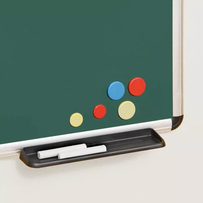 whiteboard, Markers, Kreidemarker, bunte magneten, Tafelablage