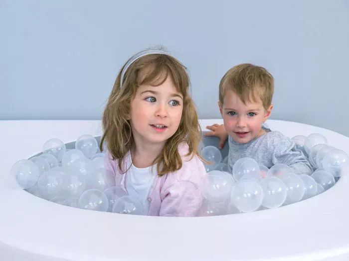 Kinderbadewanne, Bällebad, Kunststoff, transparent, Spielzeug