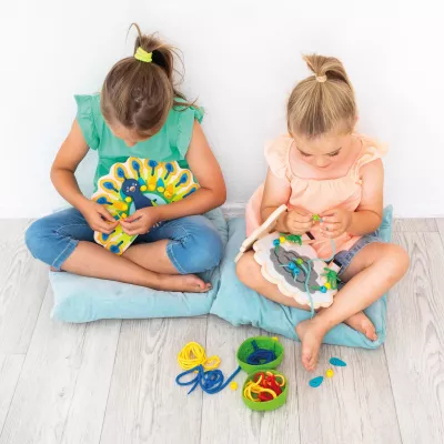 kinderwerkzeug, fädelspiel, knetfreund, kugel-loom, bastelset
