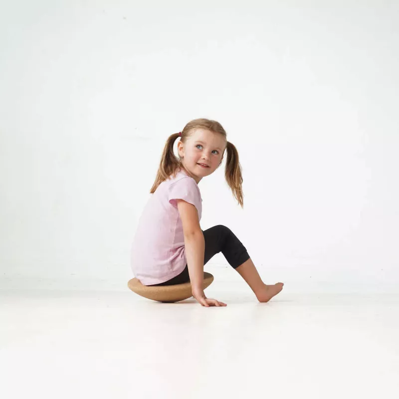 Kinder, pinkes T-Shirt, Leggings, Sitzkissen, Pferd?