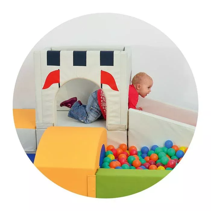 toddler Spielbereich, weiche Spielanlage, ballpool, klettern durch Tunnel, Schaumstoffblöcke