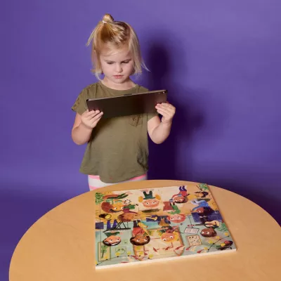 Kinder Tablet, Tablett, Puzzle, Puzzlespiel, Holztisch