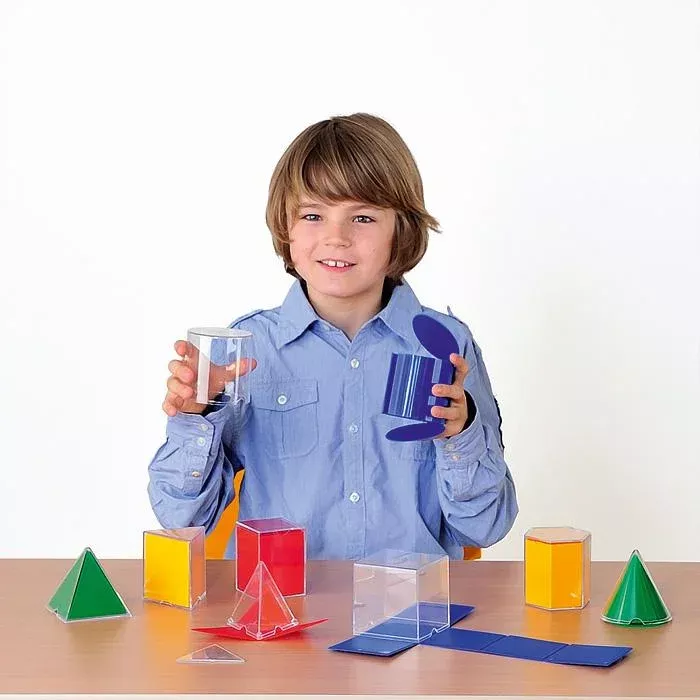 Kinderspielzeug, Bausteine, Geometrische Formen, Transparente Blöcke, Blaues und Grünes