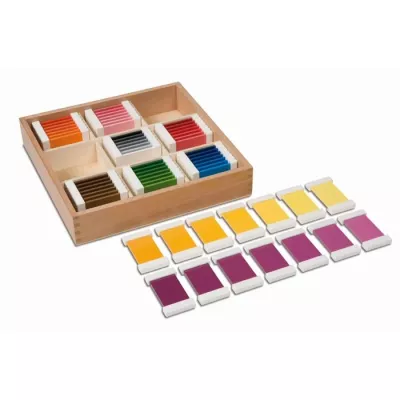 Nagellack, Nagellack-Stäbchen, Farbenkasten, Farbenproben, Nagellack-Muster