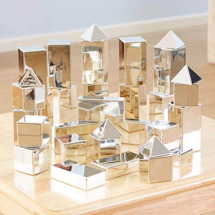 metallische Blocks, Bausteine, spiegelnd, Dreiecke, Würfel