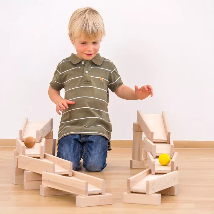 Kinder, Polohemd, Olive, Holzspielzeug, Bällespiel