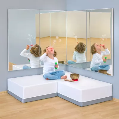 kinder, blasenblasen?, blasen?, spielerisch, spiegelraum